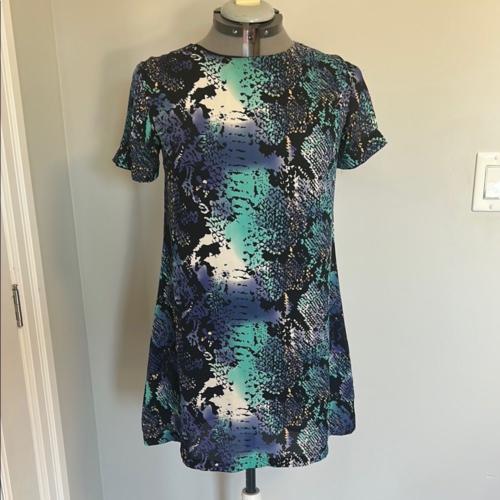 Olivaceous Green and Blue Flutter Sleeve Sheath Dress